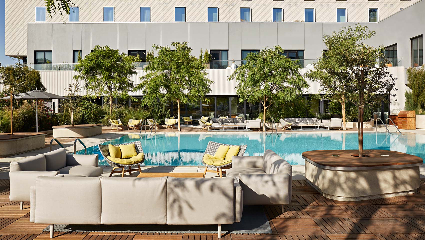 kimpton saweyer hotel pool deck in sacramento