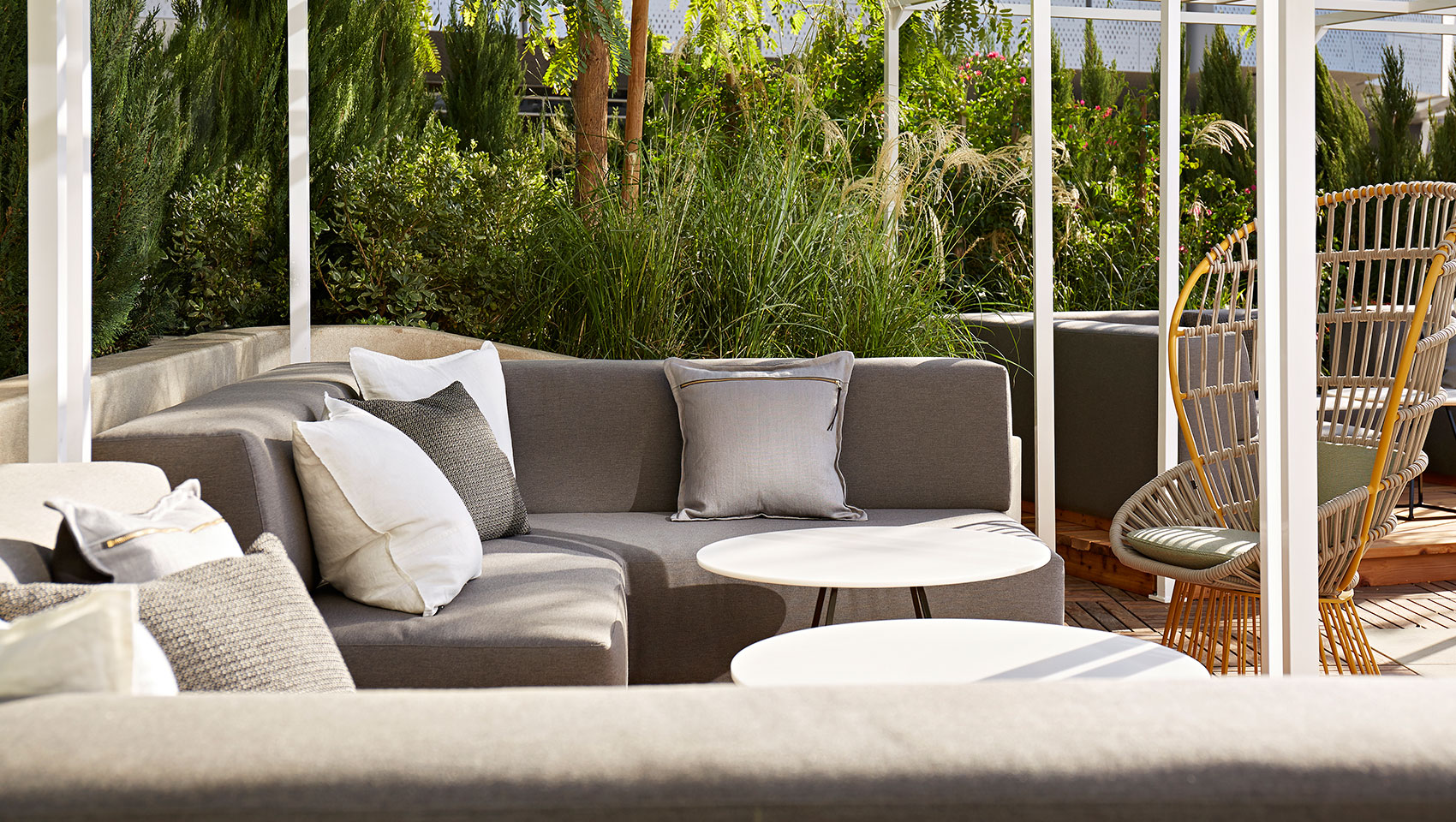 Pool Seating
