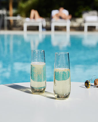 kimpton sawyer hotel sacramento rooftop pool champagne