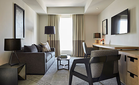 suite sitting area